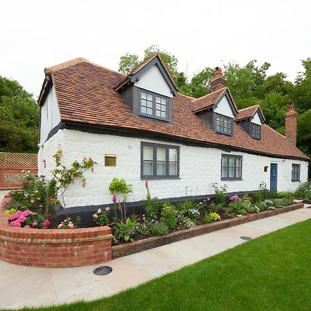 The Dog And Badger Bed and Breakfast Marlow  Exteriör bild